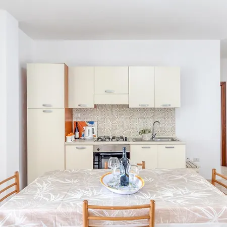 Apartment La Casa Di Katia Castro (Lecce)