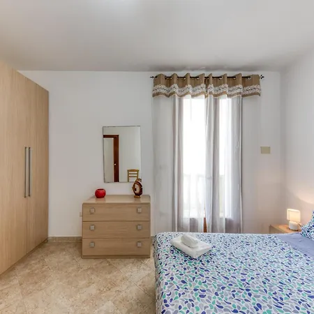 Apartment La Casa Di Katia Castro (Lecce)